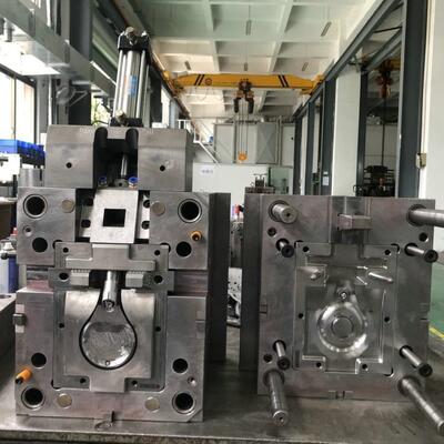 자동차 부품 플라스틱 주사 곰팡이 S136 유럽 표준 고품질 고 정밀 플라스틱 오버 Molding Mold